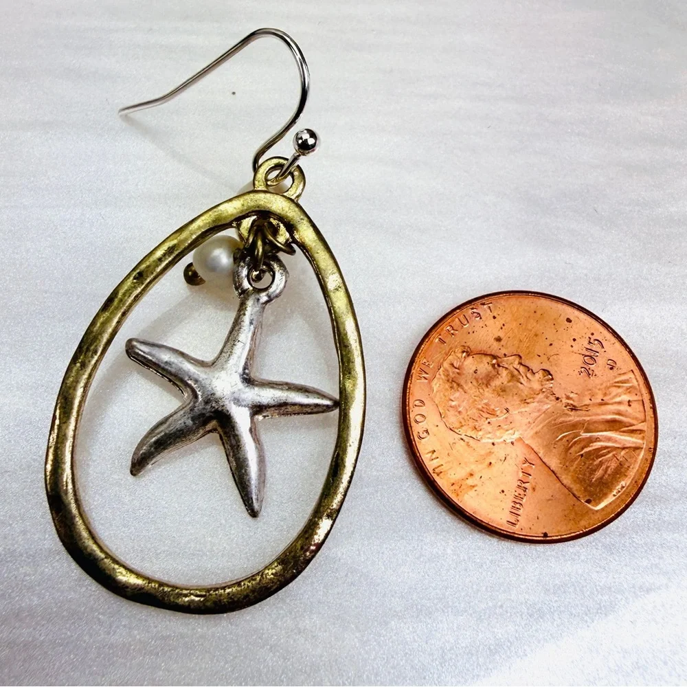 Vintage aged goldtone Silvertone faux pearl starfish dangle pierced earrings